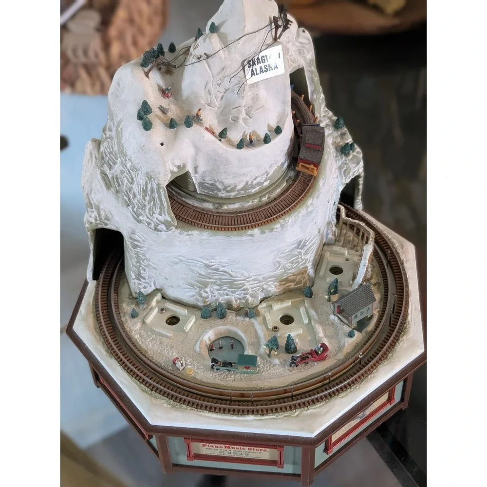 Vtg Enesco Rock City Christmas Action Town Trains 